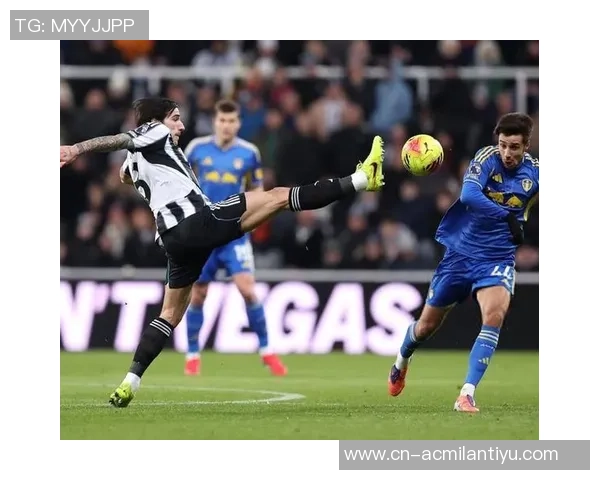 纽卡斯尔领先进球托纳利禁区外射门意外折射助攻成功